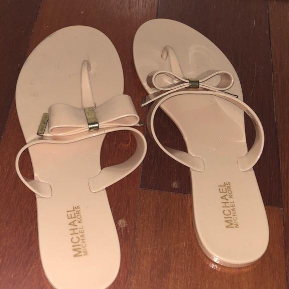 NWOT MICHAEL KORS Thong Sandals - Picture 2 of 6